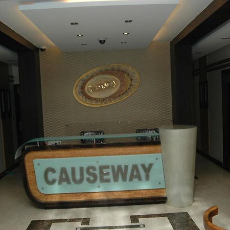 Hotel Causeway, Colaba Мумбай Екстериор снимка